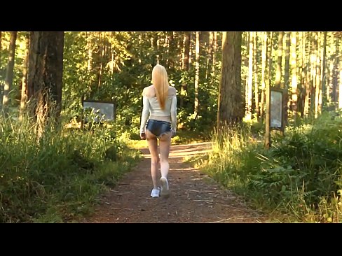 ❤️ Ilus naine liigub aeglaselt, mitte alasti video ️ Pornovideo at et.dreamlandpassionfever.ru ️❤